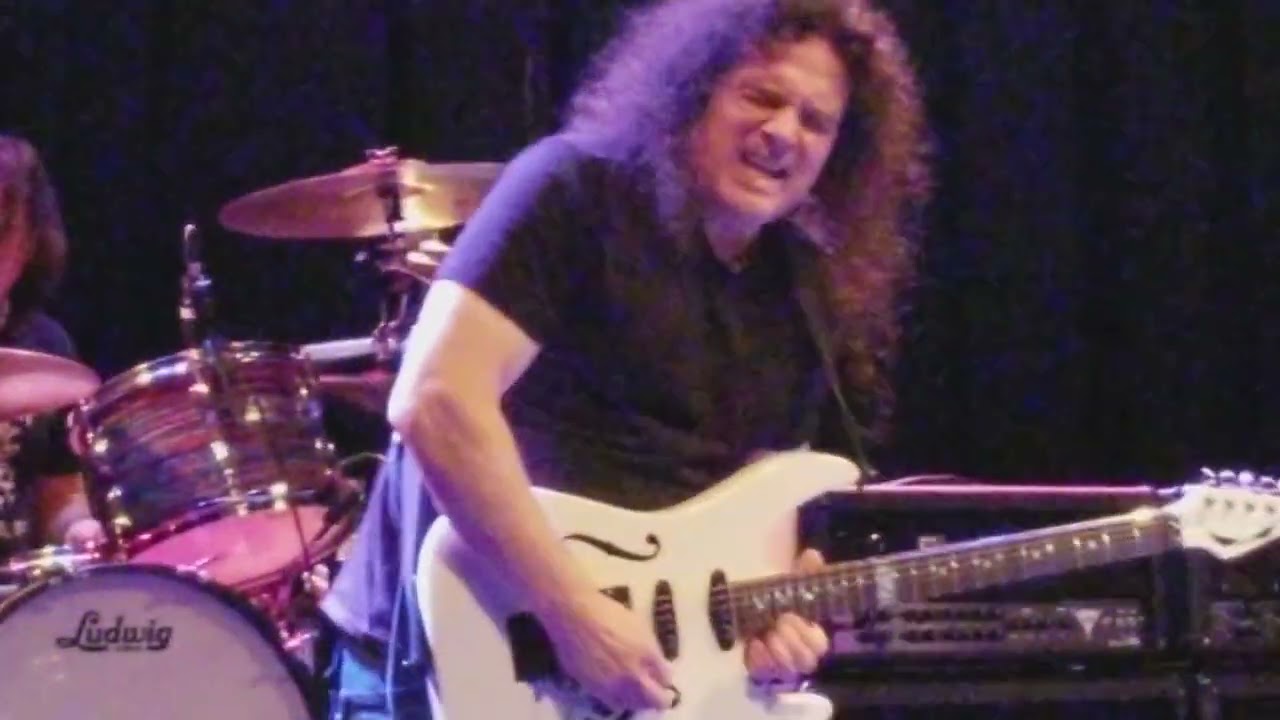 Vinnie Moore - 