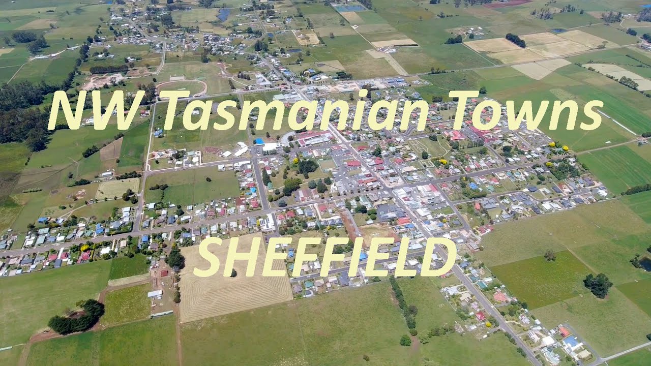 Wandering Foxbat – Sheffield, NW Tasmania