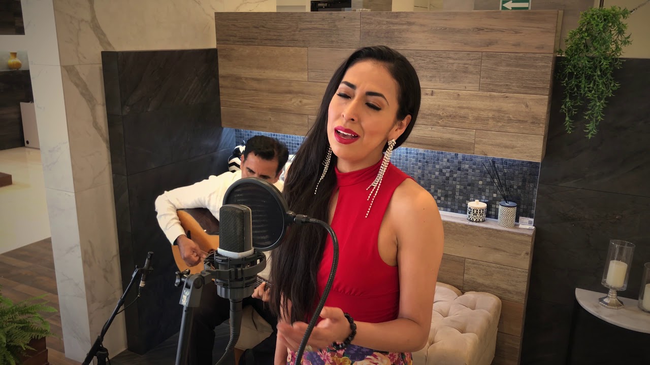 Besame mucho, Consuelo Velazquez.