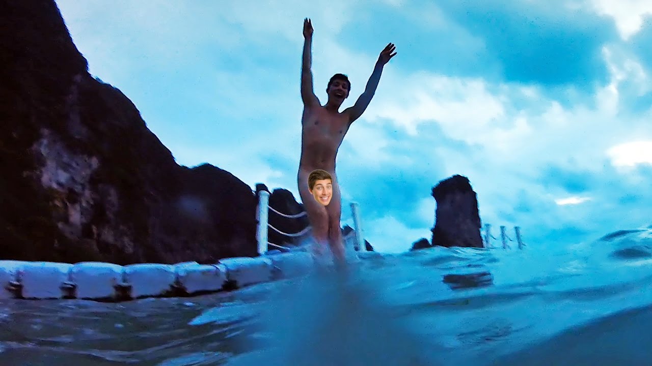 BECCATI A FARE IL BAGNO NUDI!