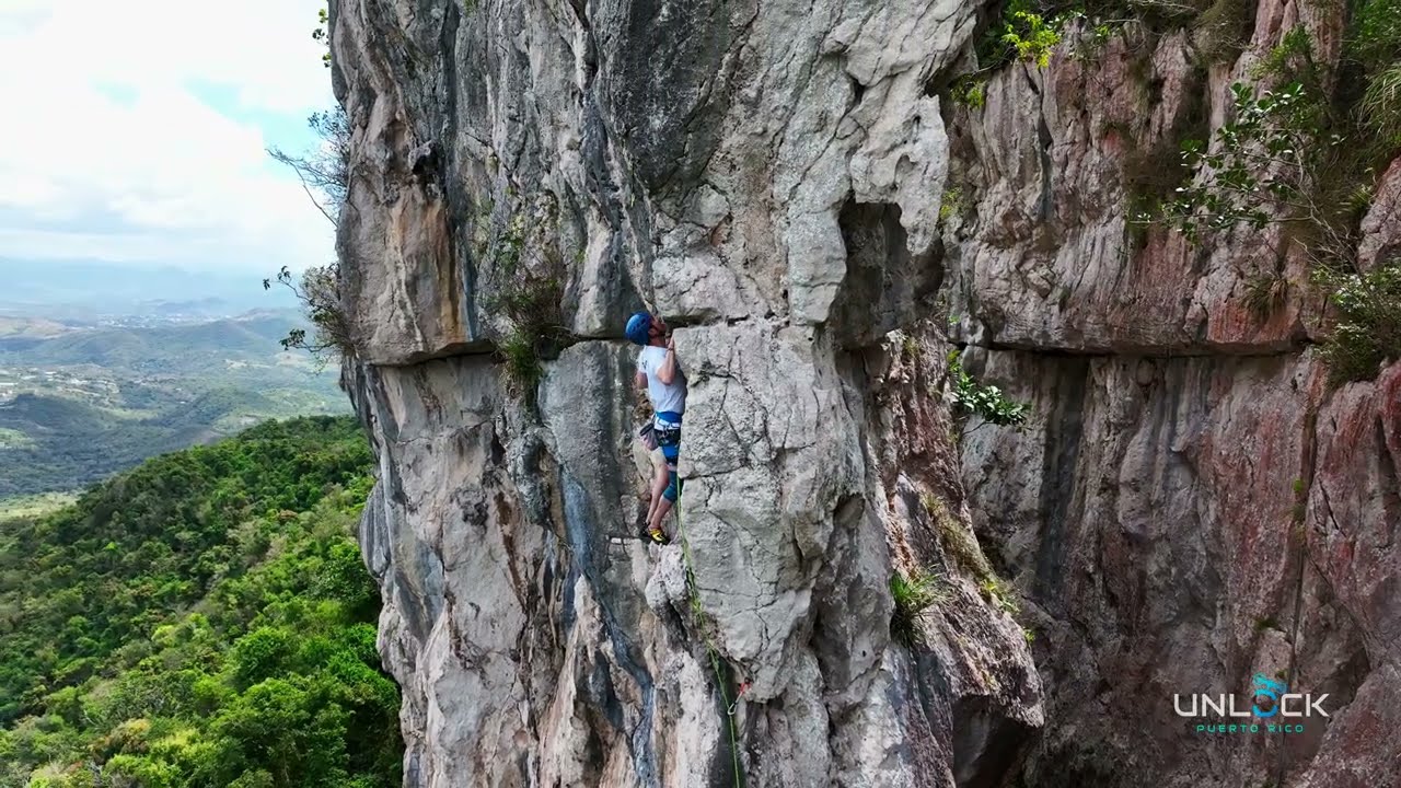 One of the best rock climbing routes in Puerto Rico