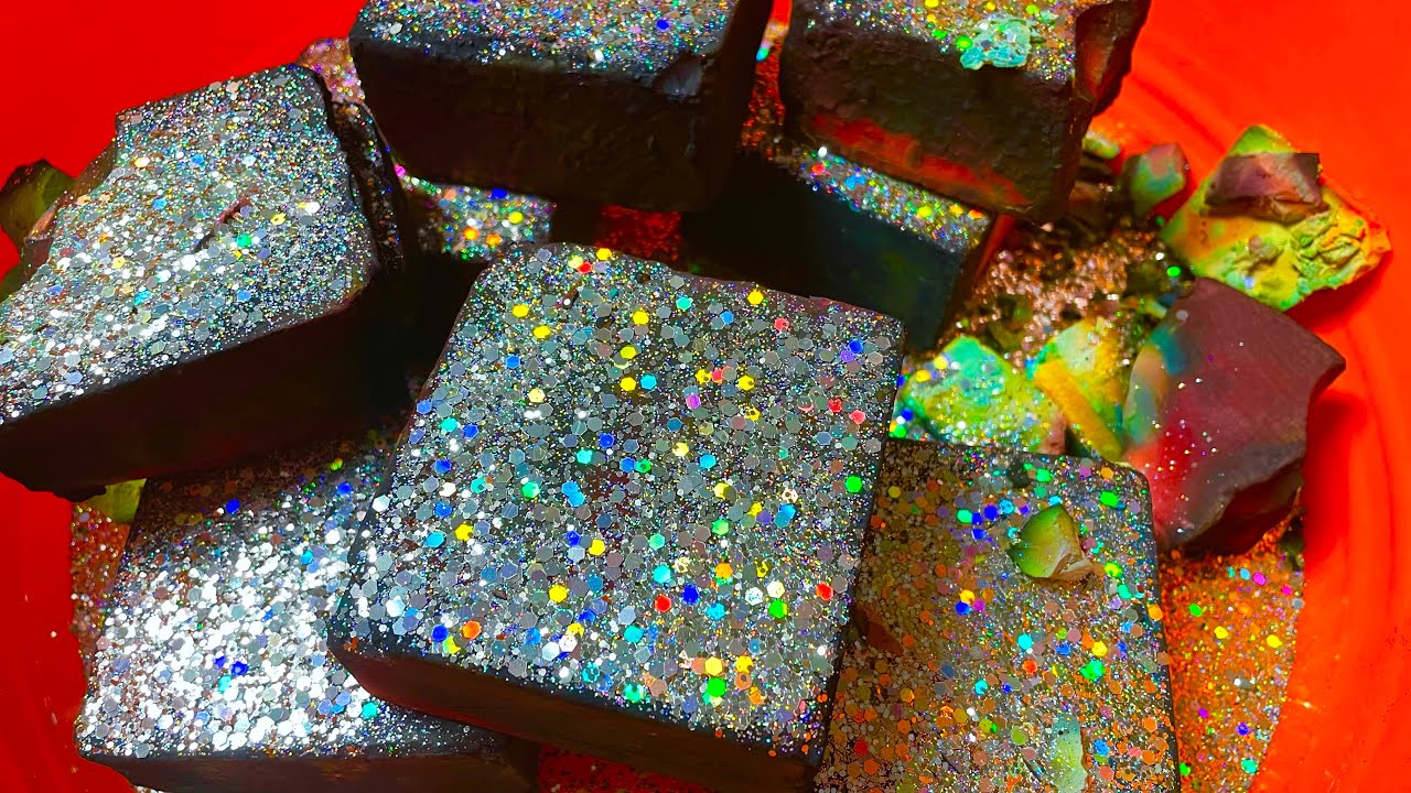 Dusty & Crispy Multicolored Dyed Gym Chalk