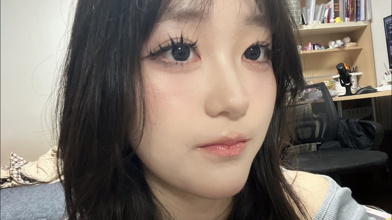 화장하는영상