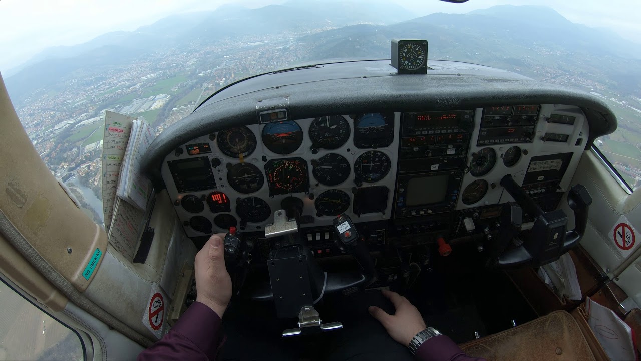 CESSNA 210 Turbo CENTURION Airborne North Italy 4K