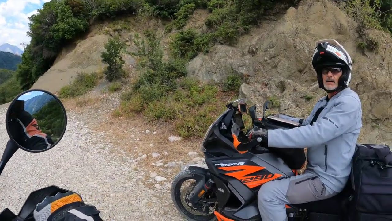 🏍️ Von Ksamil, der einstigen Perle des Ionischen Meeres, ins Hinterland Albaniens nach Shelegur