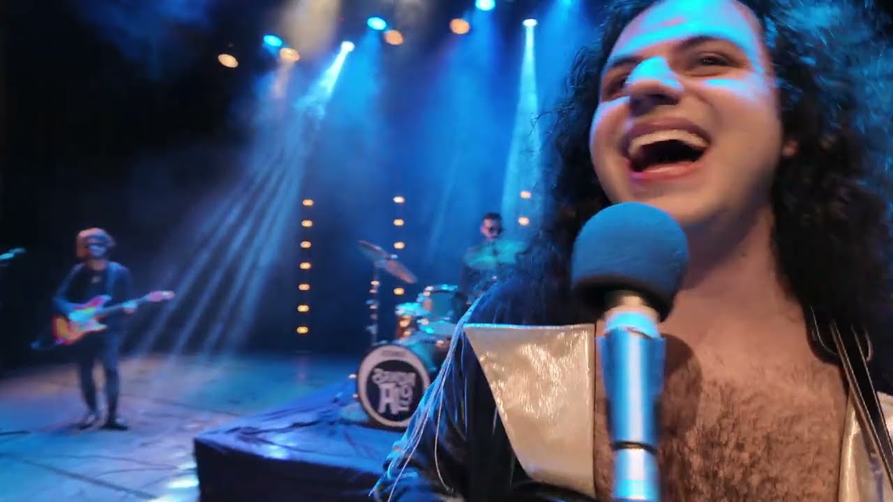 Banda AL9 - She Calls Me Love (Video)