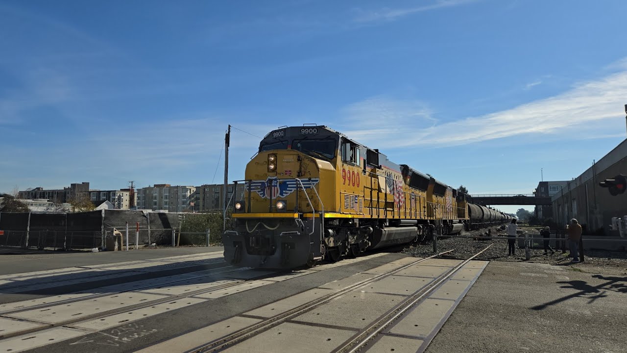 Union Pacific (YOA78) at Hearst Ave Berkeley, CA with UP 