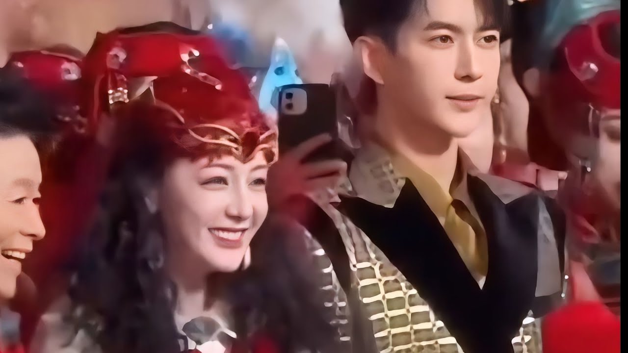 于朦胧一把将热巴护进怀！新疆神颜姐弟美到窒息！！#于朦胧 #yumenglong #杨幂 #金星 #喬任梁 #真相 #娱乐圈 #於朦朧 #八卦 #金星秀 #追光吧哥哥  #tvb