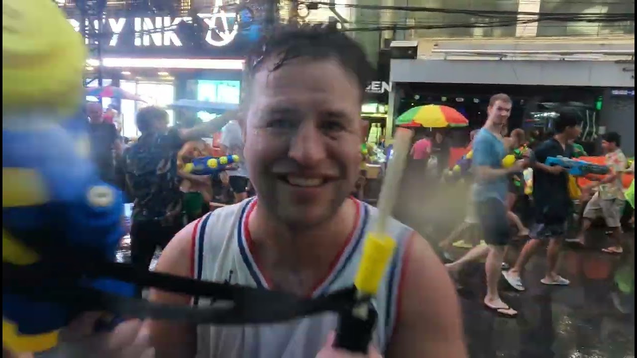 Songkran festival in thailand 2023🇹🇭🇹🇭💦💦 สงกรานต์ครั้งแรกในชีวิตนายทนาคาน Ep.36