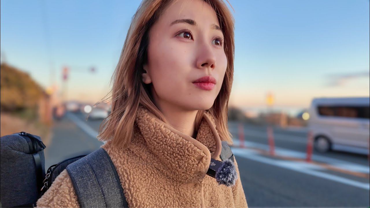 Golden hour walk with a Japanese girl in Kamakura.