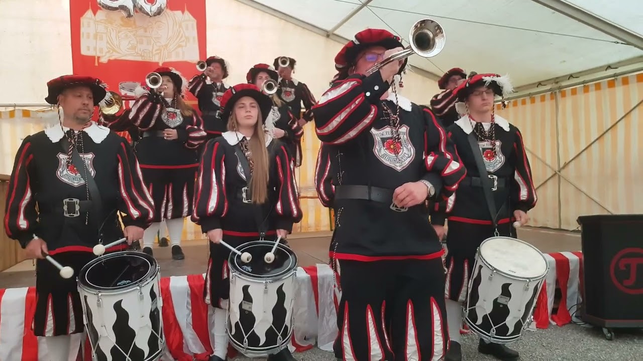 Fanfarenzug Geislingen (Steige) am 10.05.2025 in Langenenslingen. (40Jahre Fanfarenzug) Video1