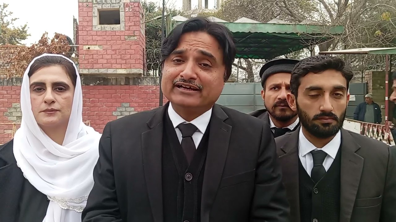 راولپنڈی ATC عدالت کے باہر ملک فیصل ایڈوکیٹ خٹک نیوز سے خصوصی گفتگو۔۔۔۔