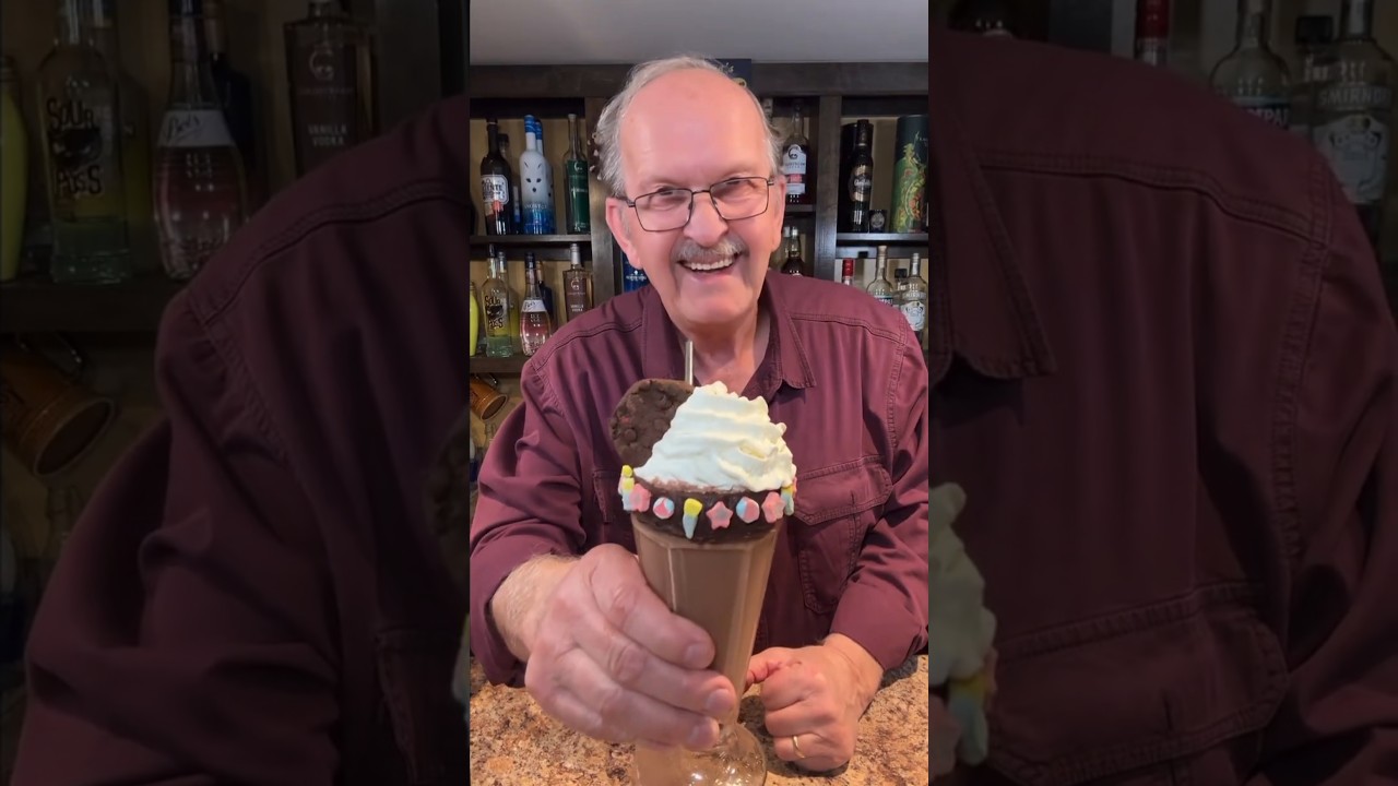 Молочный коктейль &laquo;Демогоргон Кранч&raquo; из сериала &laquo;Очень странные дела&raquo;. Счастливого молочного кокт...