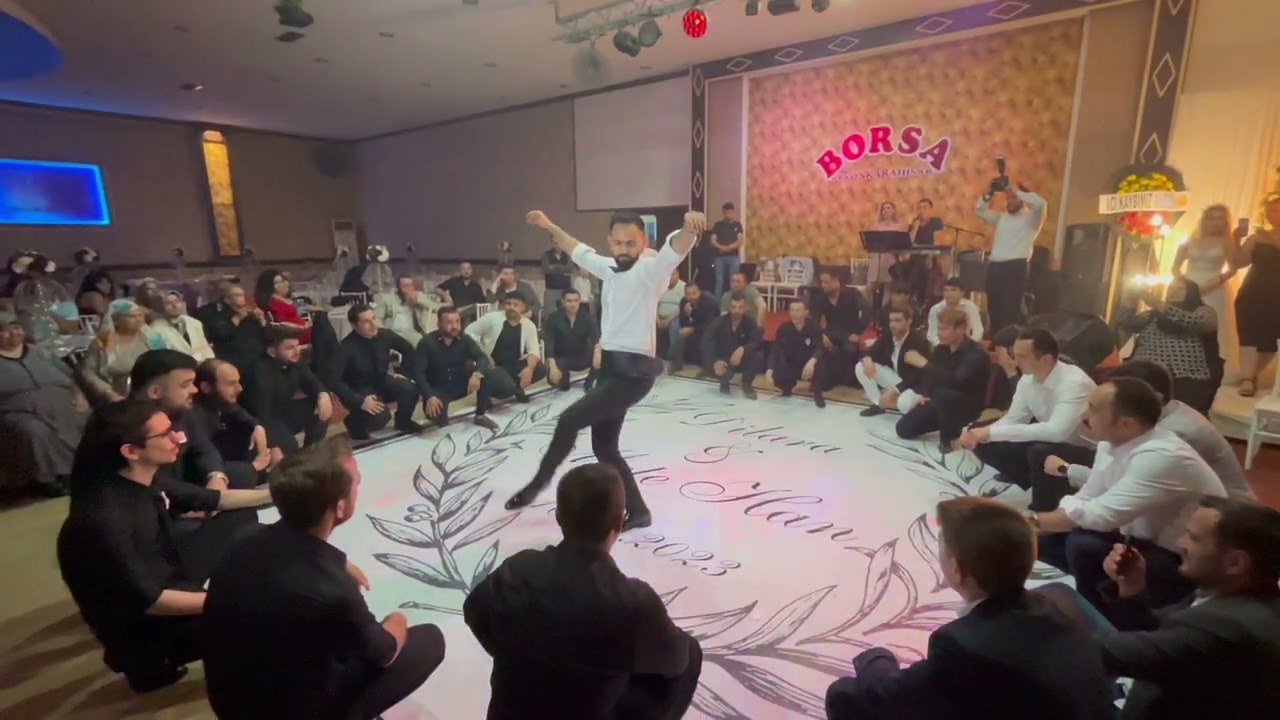 Muhteşem Performansıyla Mete Han BALABAN'dan Ferace Zeybeği (Kütahya)