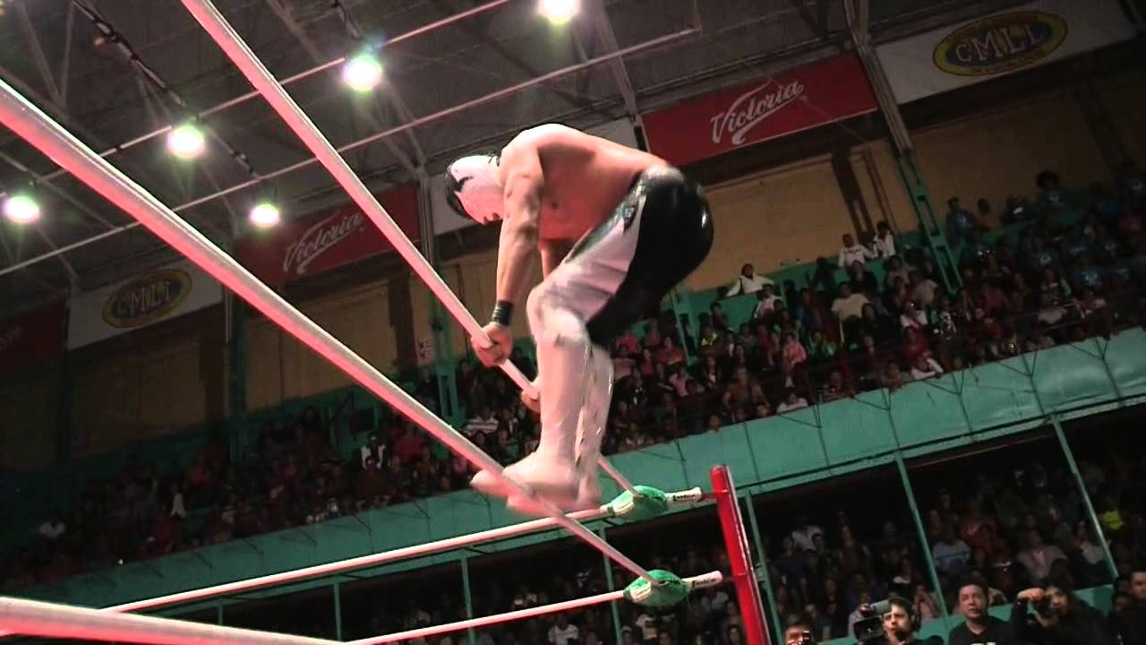 VOLADOR JR. VS  SOMBRA 3 DE AGOSTO DEL 2015 ARENA PUEBLA