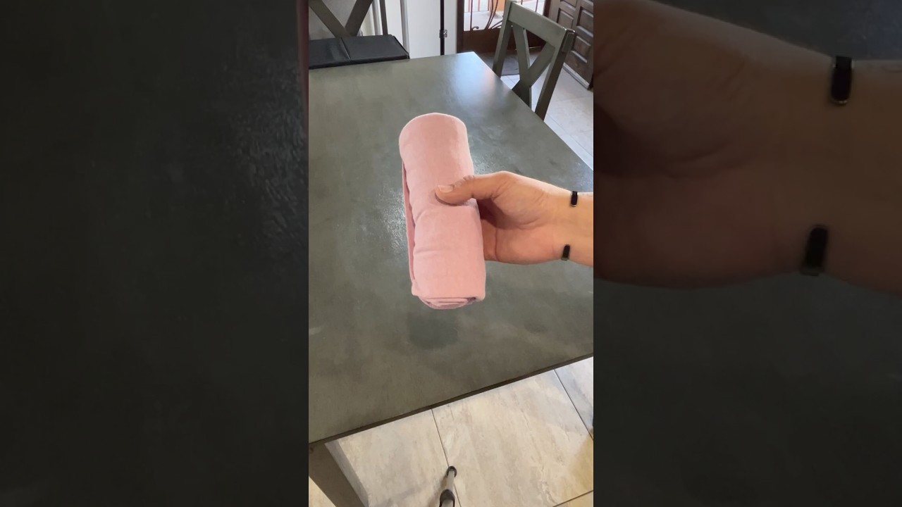 Cómo doblar una camiseta estilo militar