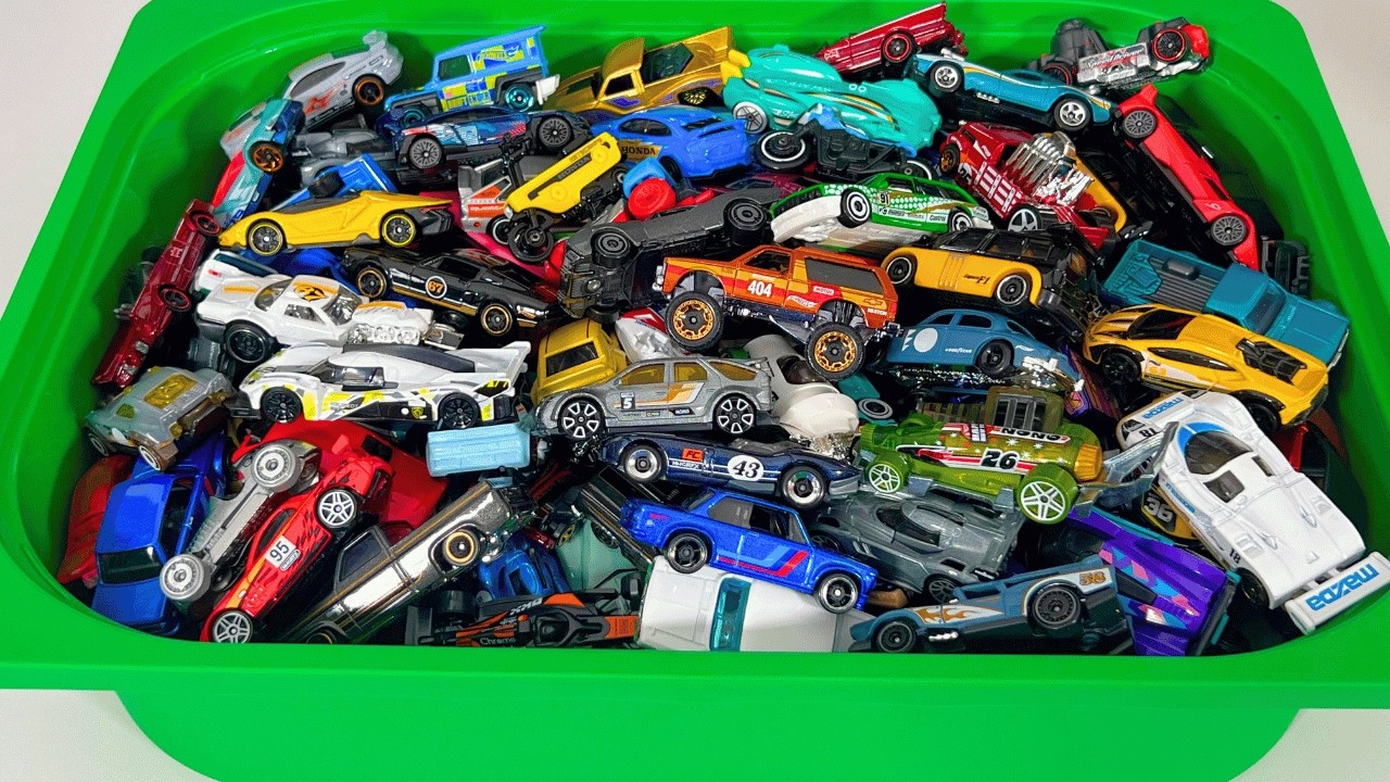 Зелёная коробка, полная литых моделей автомобилей | Hot Wheels 2025&ndash;2026