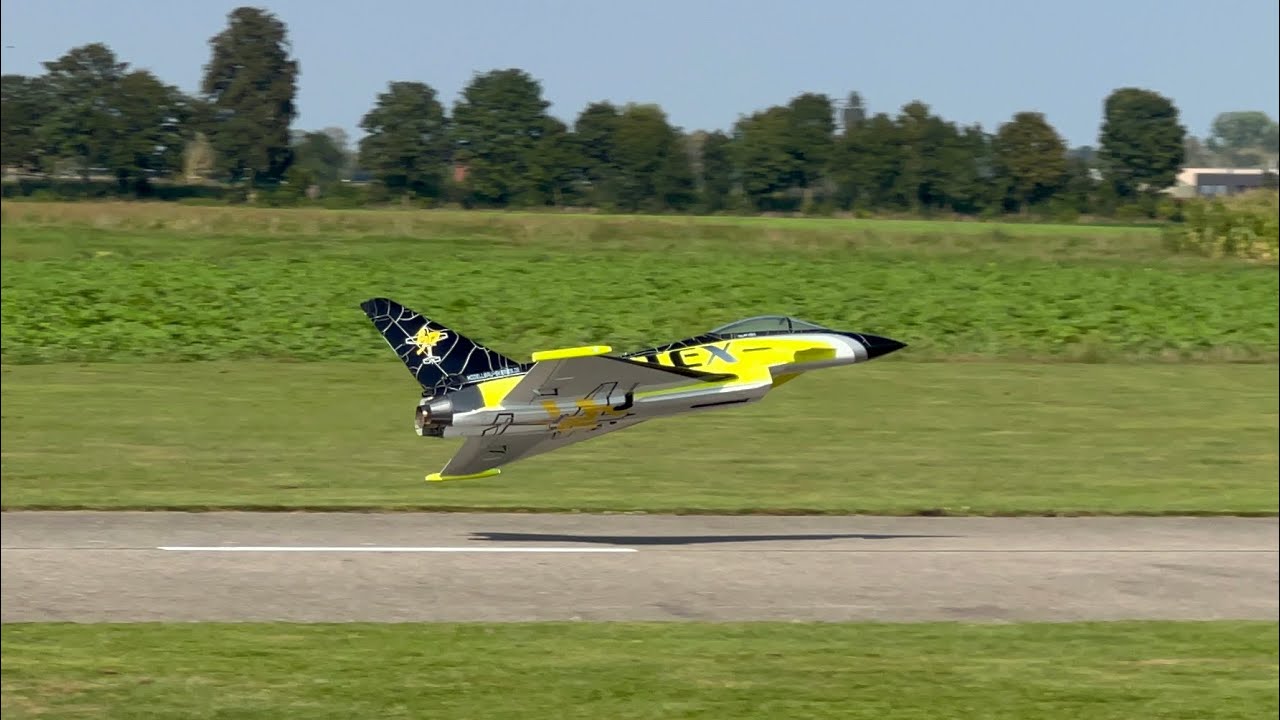 Philipp Kaindl - Simply_Phil Aerobatics on Carf Eurosport beim Großmodellflugtag des RCM Neuburg
