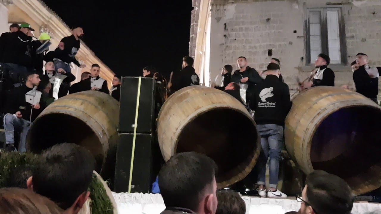 Carri portico di Caserta 2018 Pagani in piazza