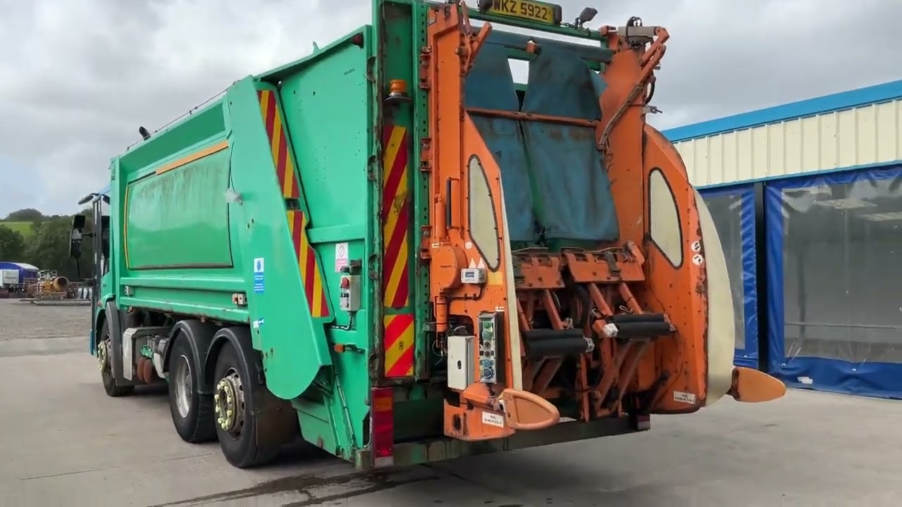 Mercedes econic bin lorry WKZ 5922
