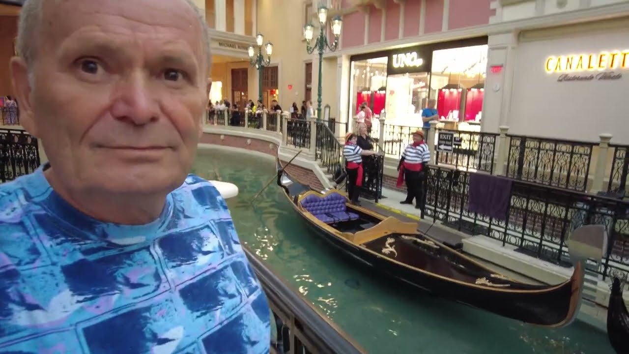 Hotel Palazzo and Venetian