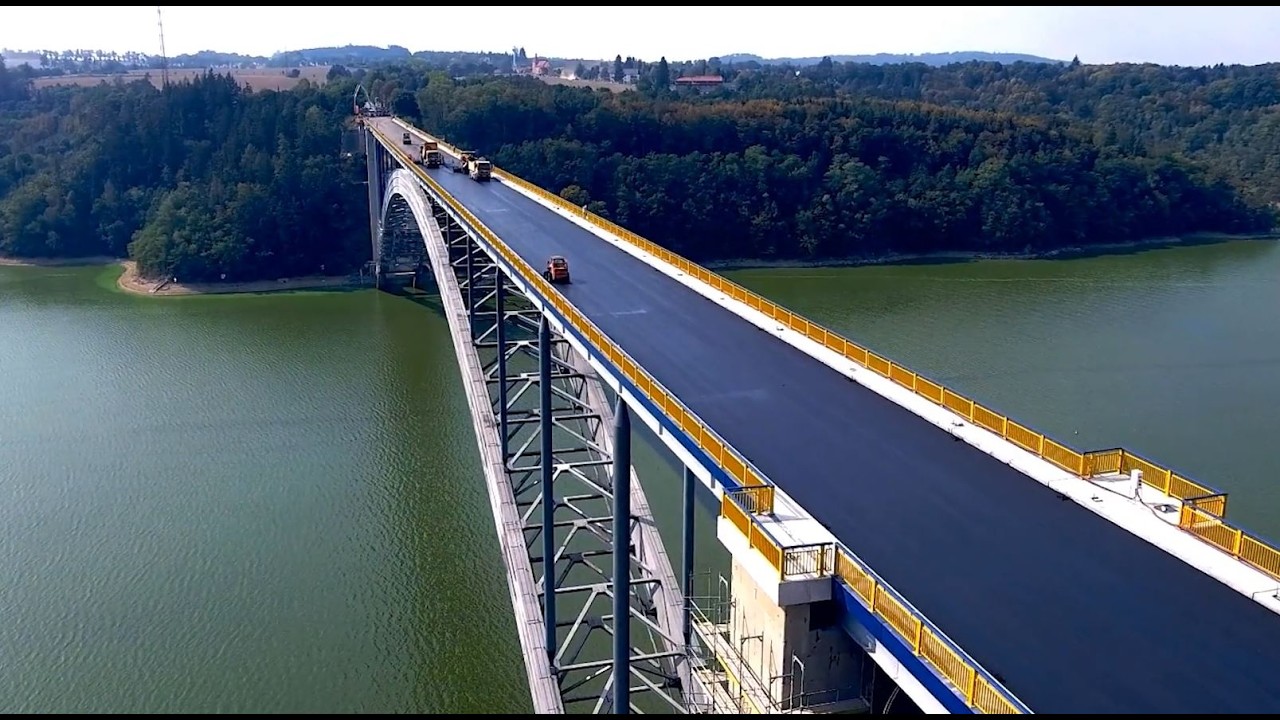 Silnice, koleje, mosty. Jedna firma, tisíce příběhů