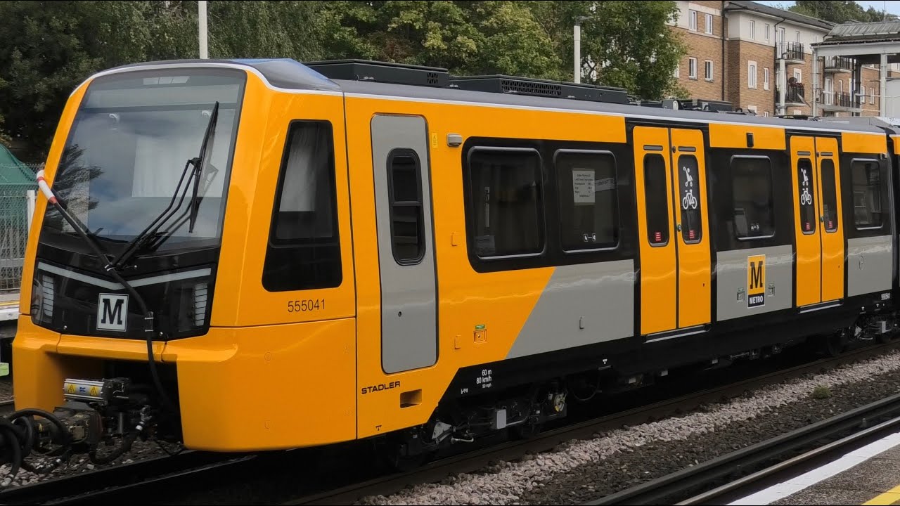DB 66041 With Tyne And Wear Metro Class 555s Drag + 555041 + 555040 + 555036 Pass Kensington Olympia