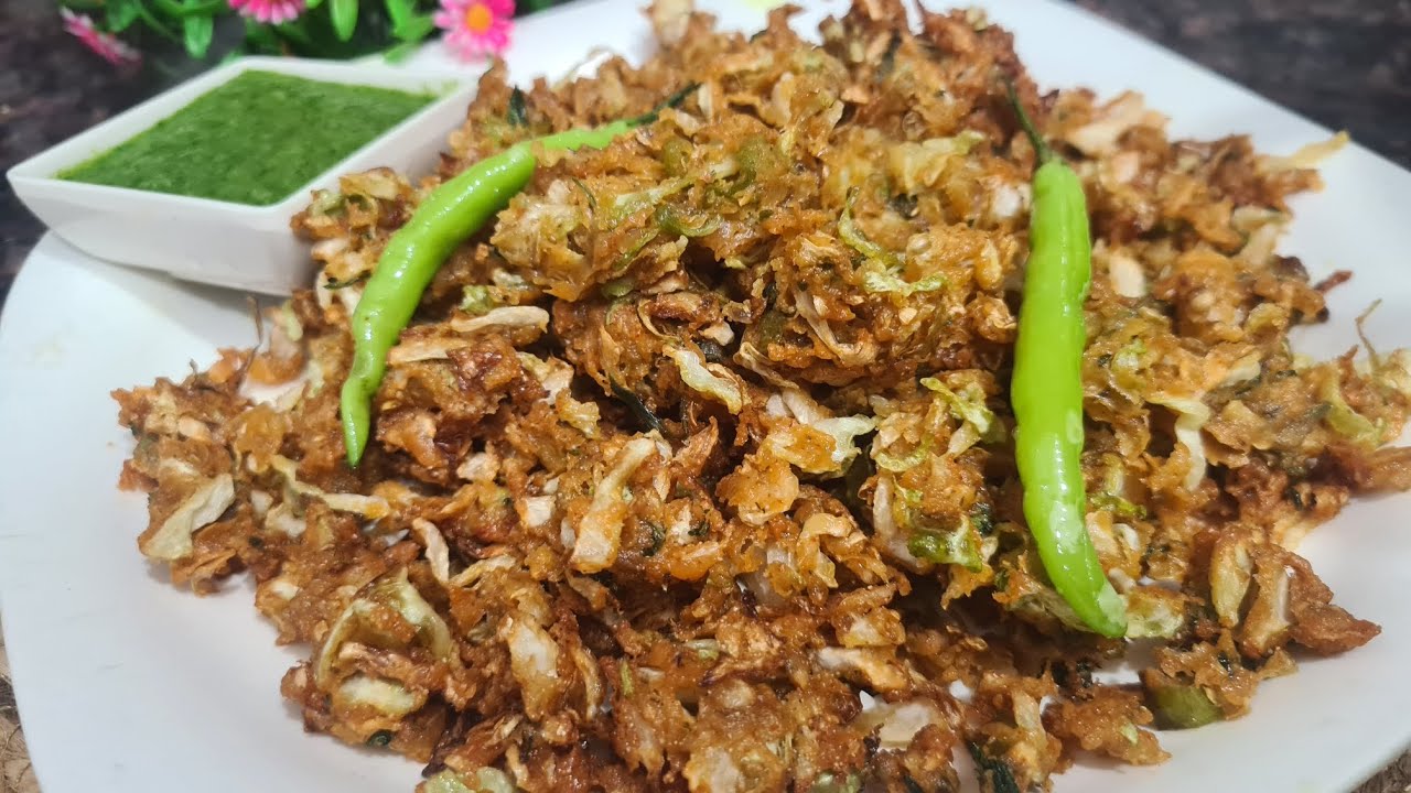 Crispy Patta Gobhi Pakode | Perfect Chai Time Snack 😍 #pattagobhikepakode #recipe 