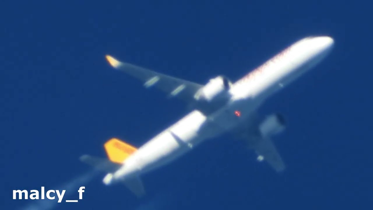 Zooming in on...... Pegasus Airlines Airbus A321 with Nikon P1000