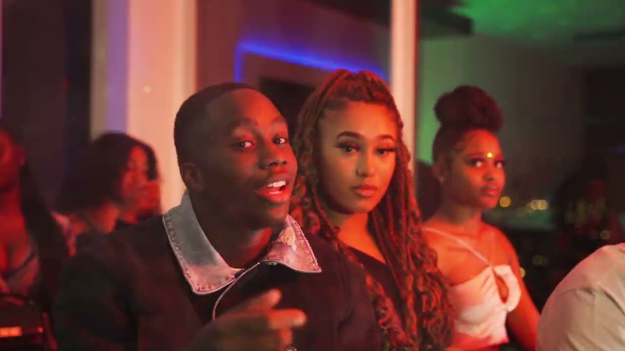 E11even & Slyzz - Jiggle Wiggle (Prod. By Noodle)
