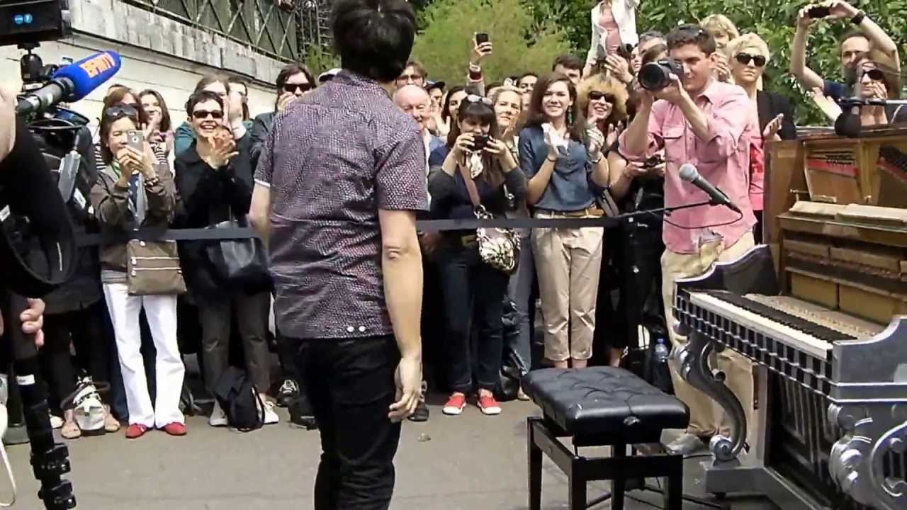 Jamie Cullum in montmartre 26/06/13 Play me i'm yours part 5