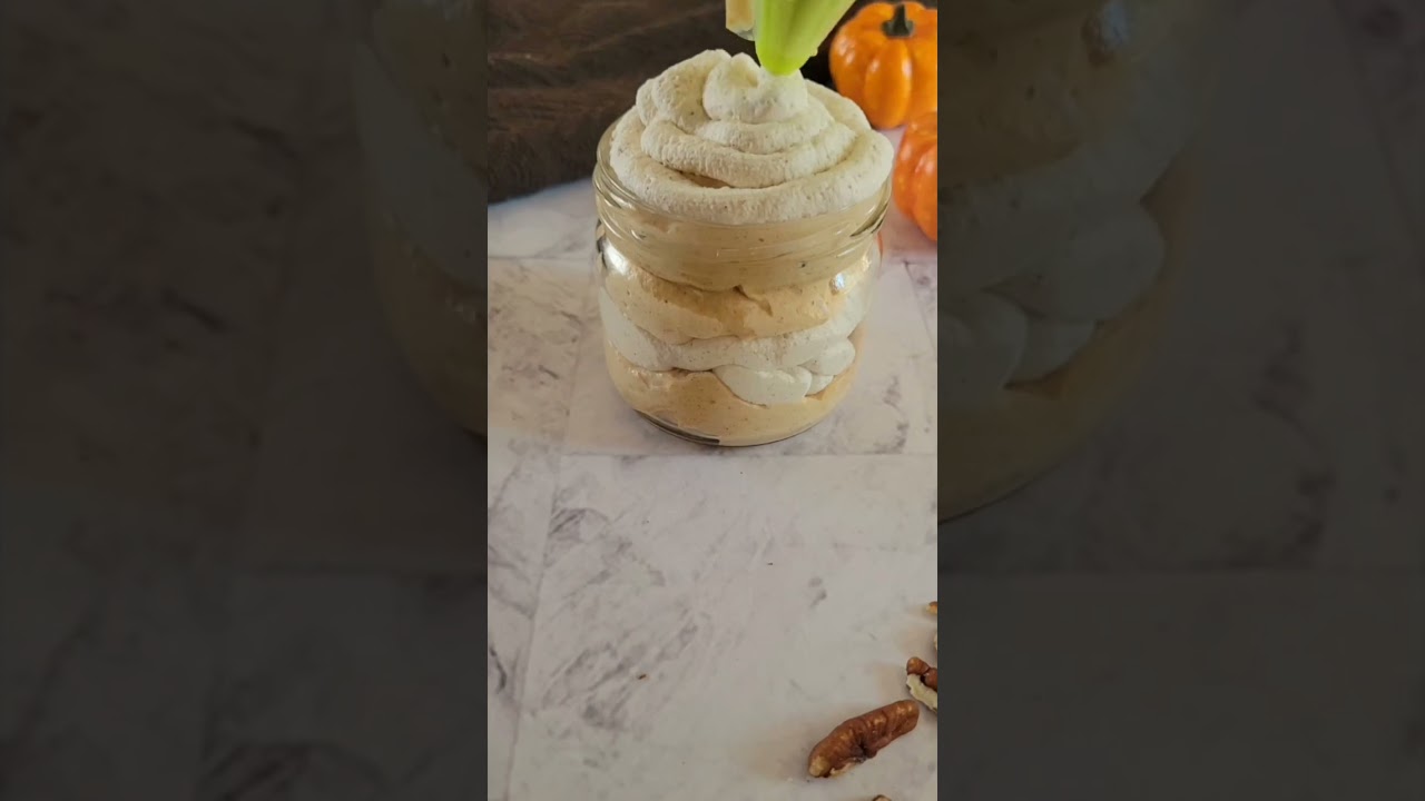 KETO FRIENDLY PUMPKIN MOUSSE PARFAITS #ketodessert #pumpkinrecipes #mousse #ketofriendly #foodshorts