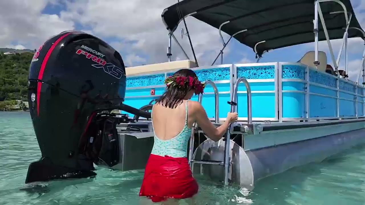 Pontoon Boat - Le Va'a Manu by STH Marine
