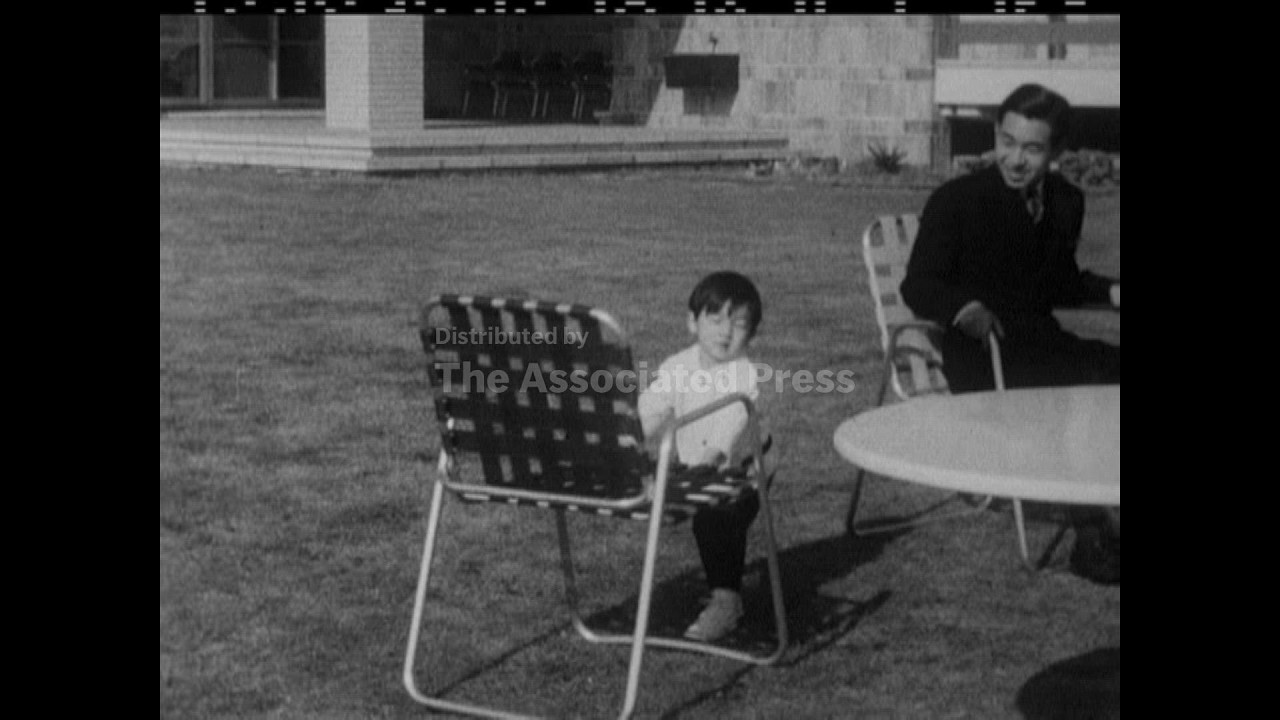 JAP FAMILY GREET NEW YEAR  - NO SOUND