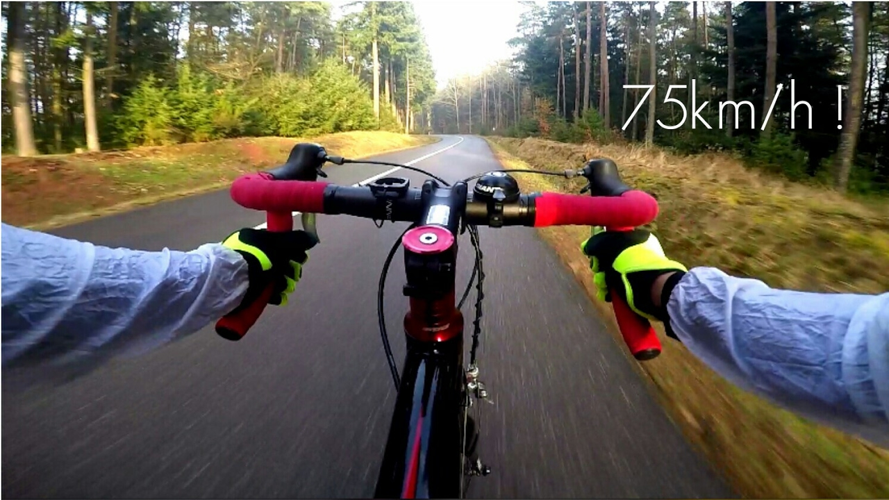 DESCENTE EN V&Eacute;LO DE COURSE