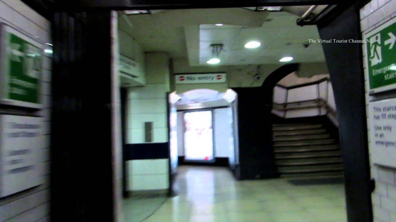 Historic London Underground Stations - Elephant & Castle tube station 2