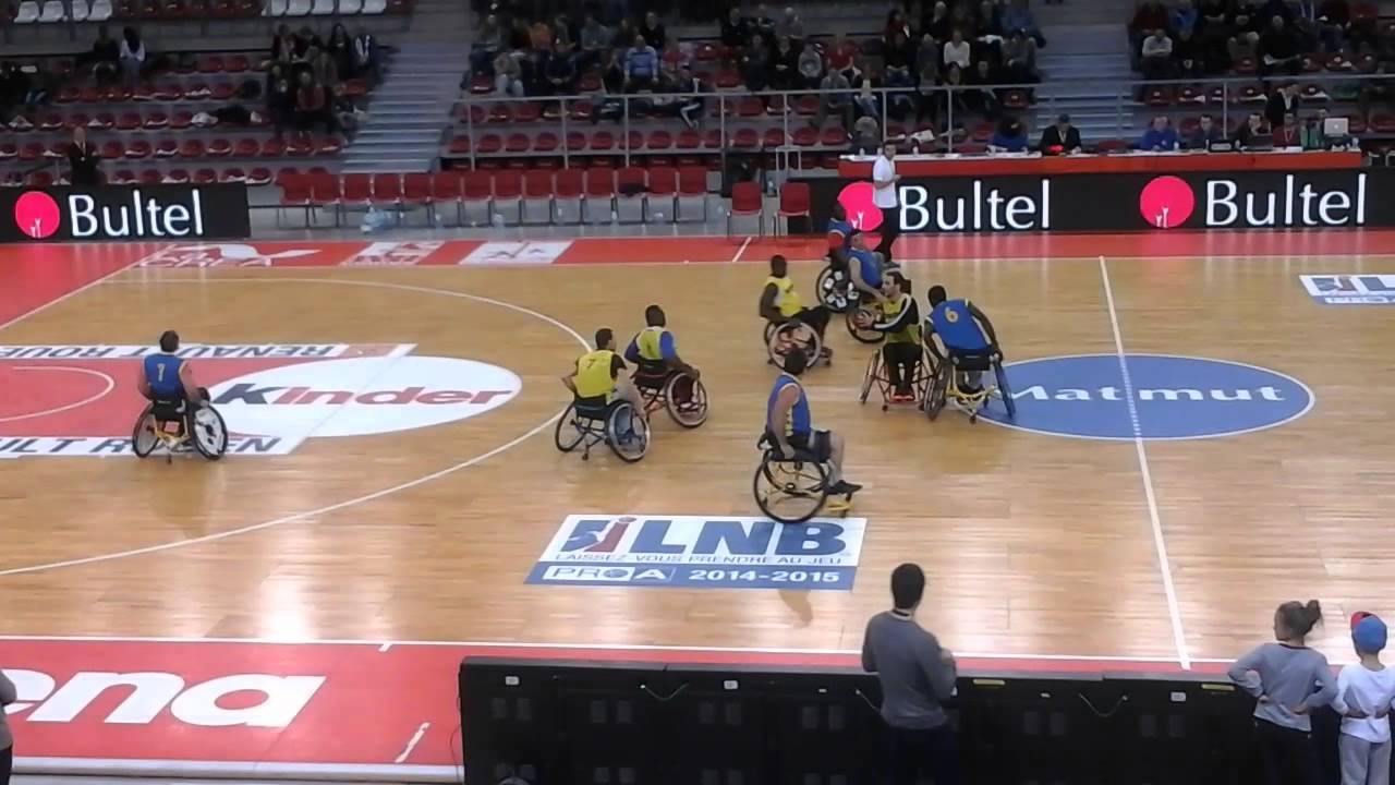 Basket Fauteuil au Kindarena