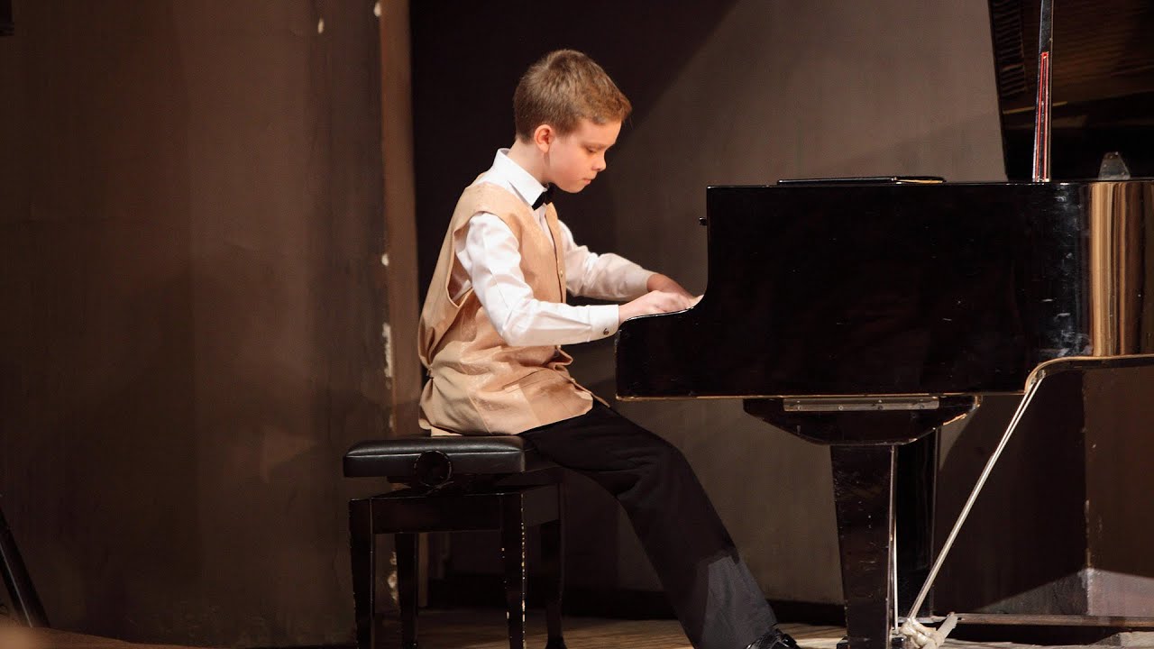 14 Мелодия (Глиэр) Алексей Смирнов (фортепиано).