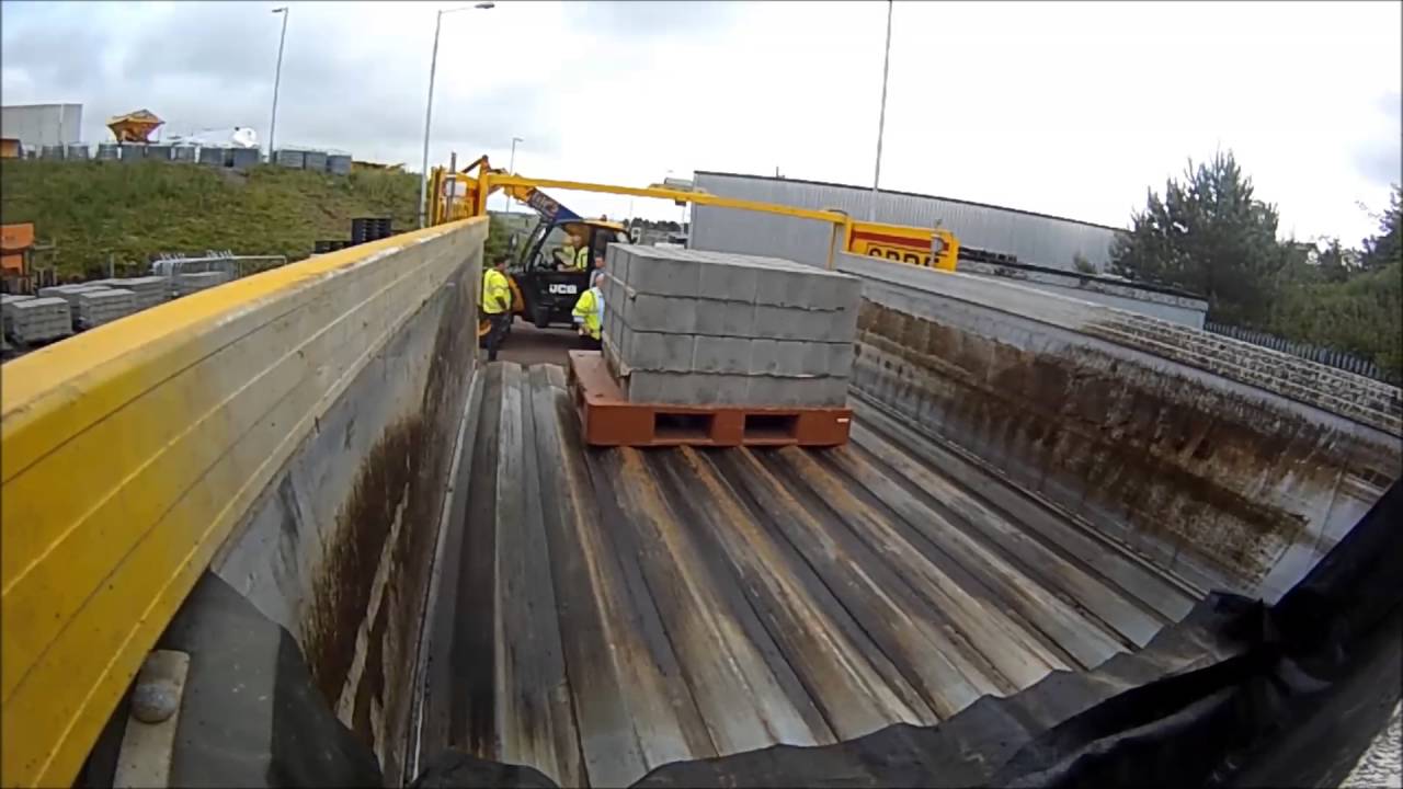 Cuthbertson MPB Keith Walking Floor Loading pallets
