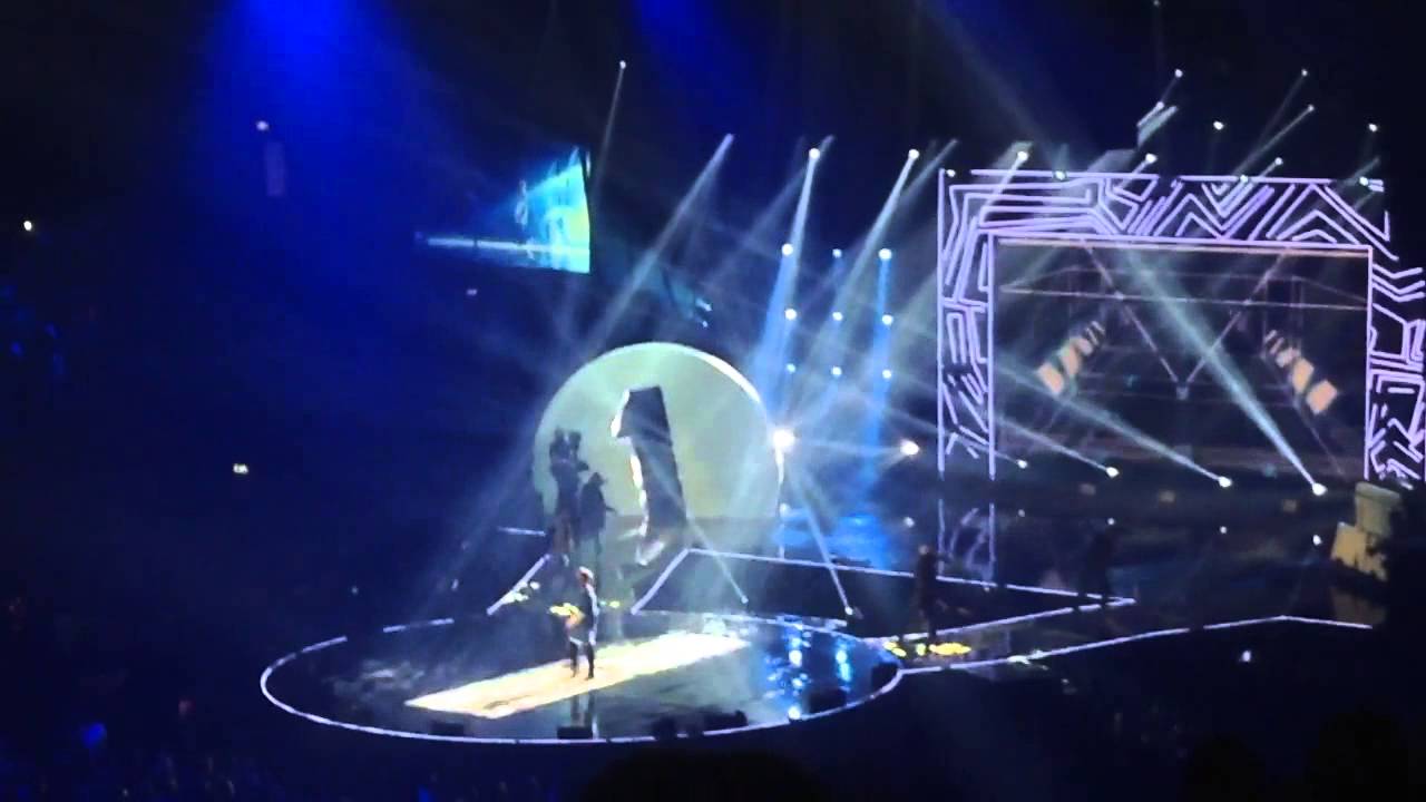 What Do You Mean? - Justin Bieber (Radio 1 Teen Awards November 8th 2015)