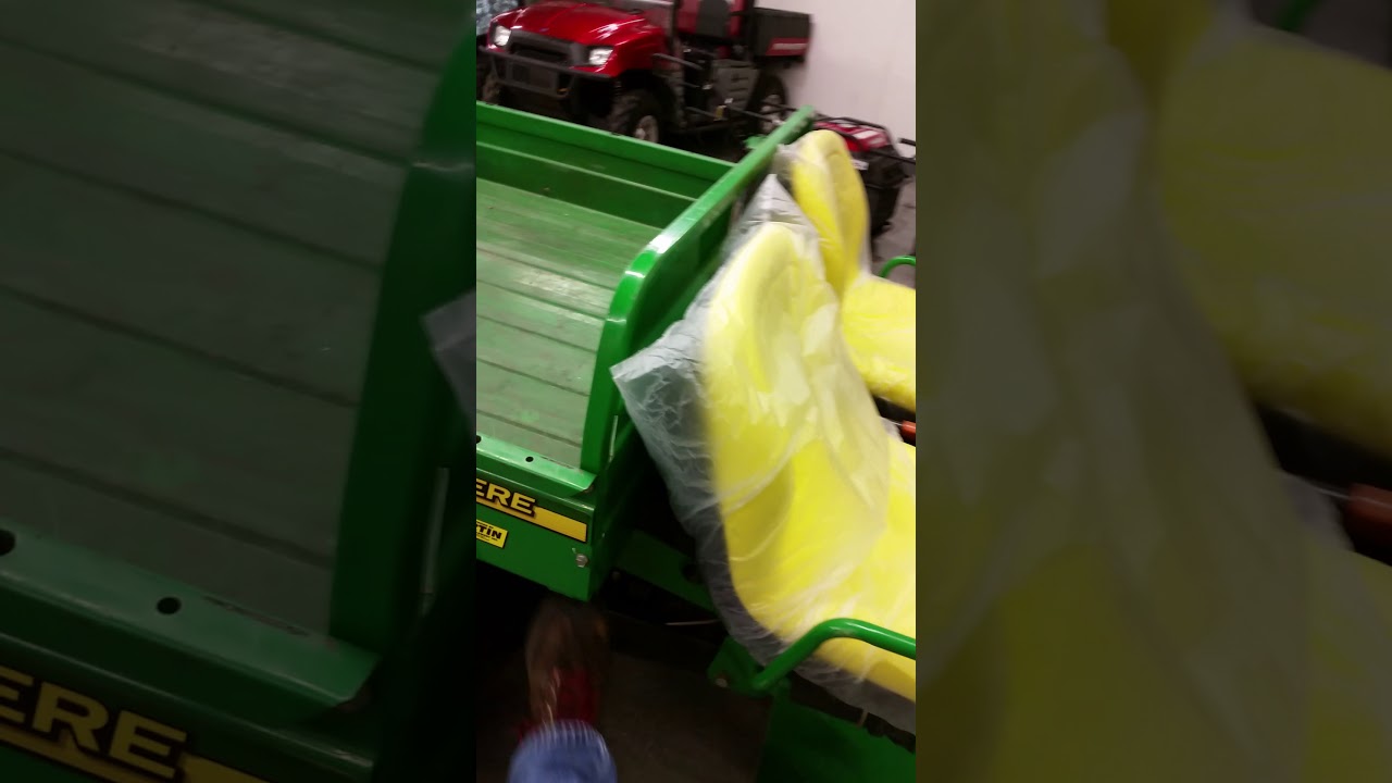 U1507 2004 John Deere Gator HPX 4x4