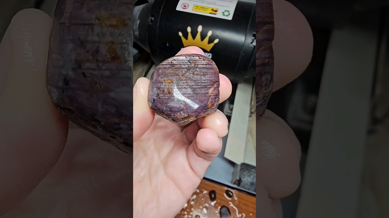 Corundum is cool. 😎 #corundum #cabking  #ruby #sapphire #crystals #gemstons #lapidary #rockhound