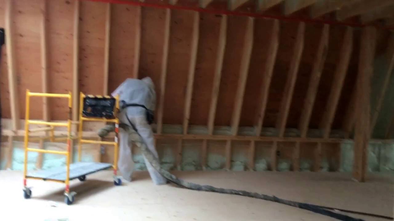 Spray 2LB Closed Cell Polyurethane Foam Heatlok&reg; Soya