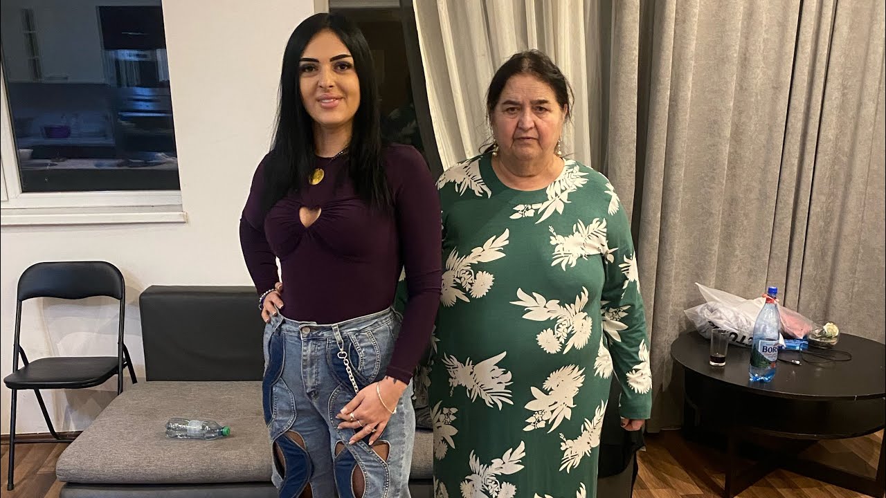 Patroana vrea butonul de aur