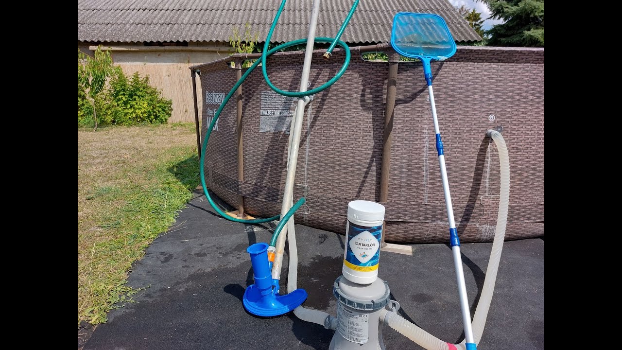 Bestway medence szűrőtakarítás és víz alatti porszívózás