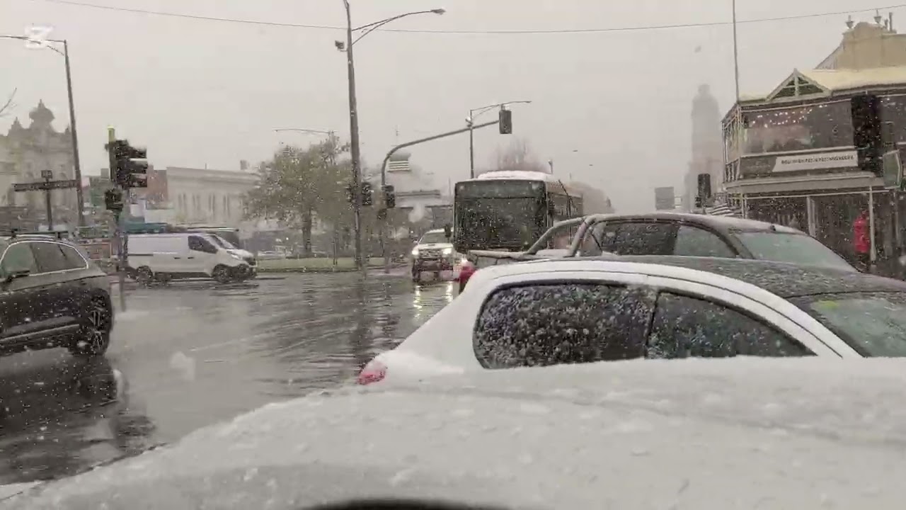 It's snowing in Australia! ❄️