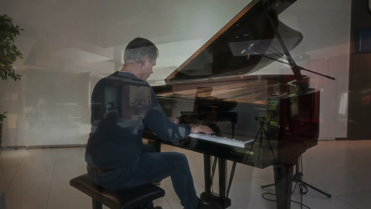 TIHOMIR SOLO | Mini-Concert in Tikark Studio