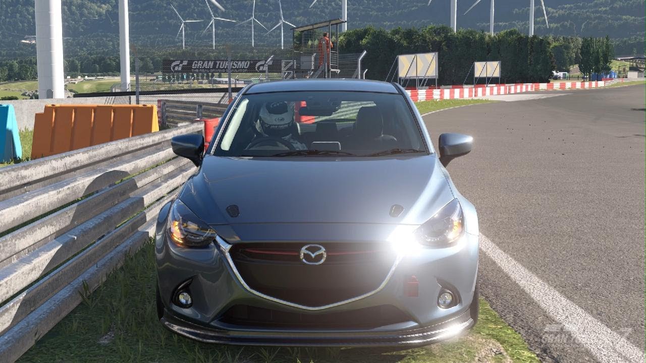 GT7 Circuito. Mazda Demio XD Touring 2015. Deportivo 133CV. 