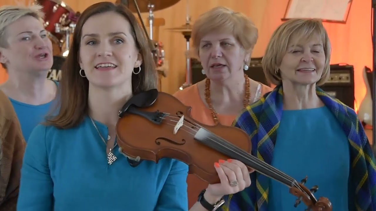 GAUJAS VALCERIS - Folkloras kopa ''DĀRE'' (Daugmales KN, vad. Marta Sīle)