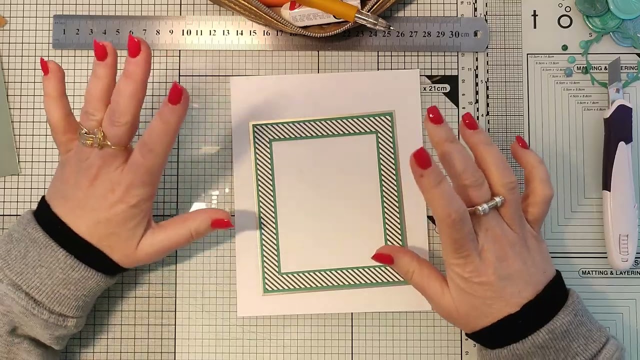 TUTO CADRE PHOTO POUR UN ALBUM SCRAPBOOKING